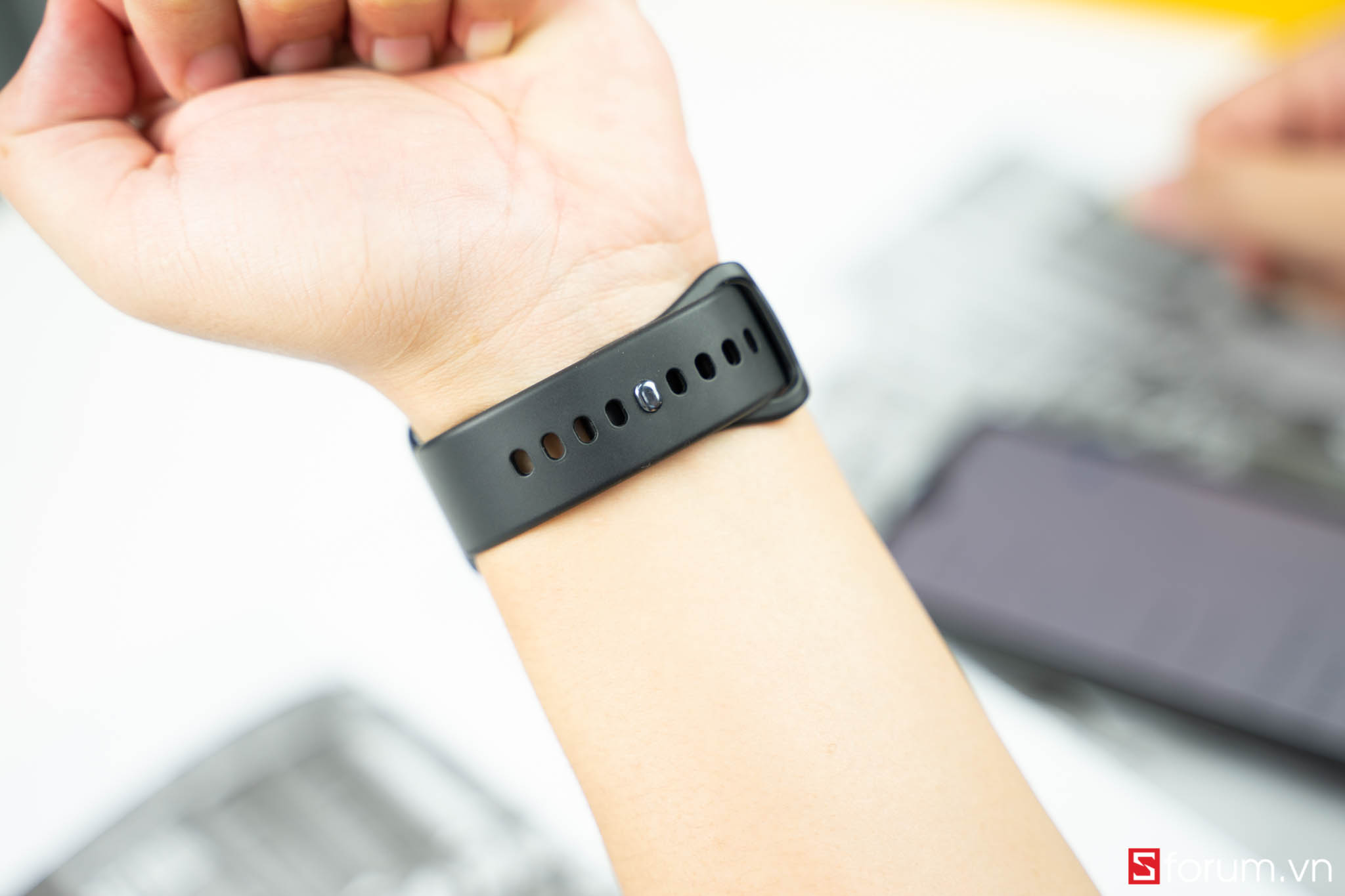 Sforum - Trang thông tin công nghệ mới nhất realme-Watch-11 Đánh giá realme Watch: núp sau cái bóng của Apple Watch hay sẽ khẳng định vị thế cho riêng mình Sforum - Trang thông tin công nghệ mới nhất realme-Watch-11 Đánh giá realme Watch: núp sau cái bóng của Apple Watch hay sẽ khẳng định vị thế cho riêng mình