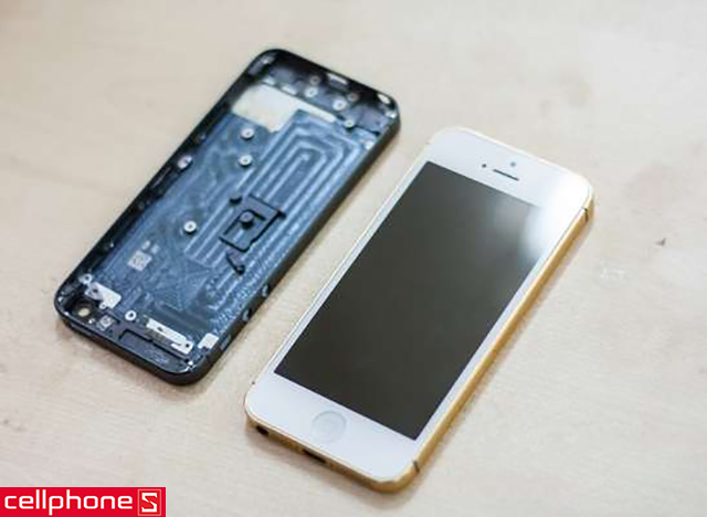 Vỏ màu Vàng - Trắng cho iPhone 5