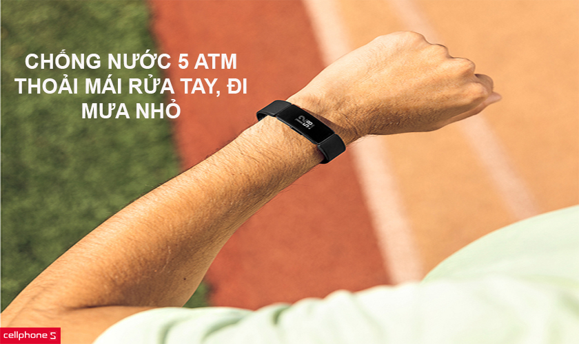 Chống nước tốt dưới độ sâu 50 m, thoải mái tham gia bơi lội