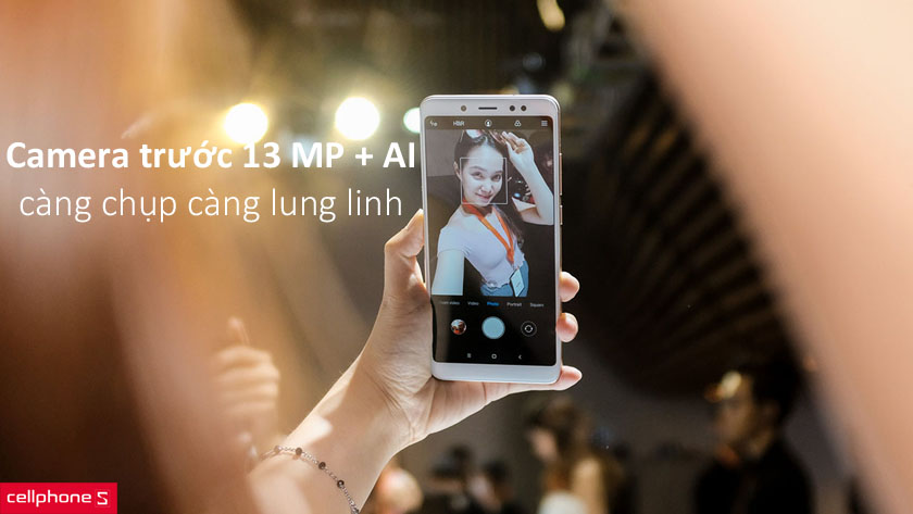 Camera selfie của máy có thông số khá khủng khi sử dụng cảm biến Sony IMX376 - độ phân giải 13 MP