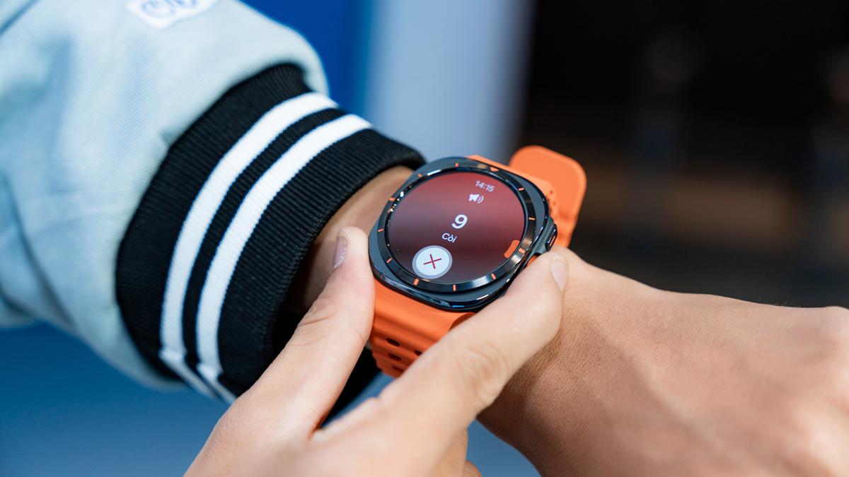 Trên tay Galaxy Watch Ultra: Ngoại hình vừa vuông vừa tròn, siêu bền bỉ, nhiều tính năng thể thao chuyên nghiệp, gần 17 triệu