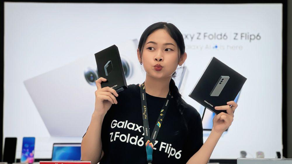 Bộ đôi siêu phẩm Galaxy Z Fold6 và Z Flip6 đã có mặt tại CellphoneS, ghé trải nghiệm ngay!!!