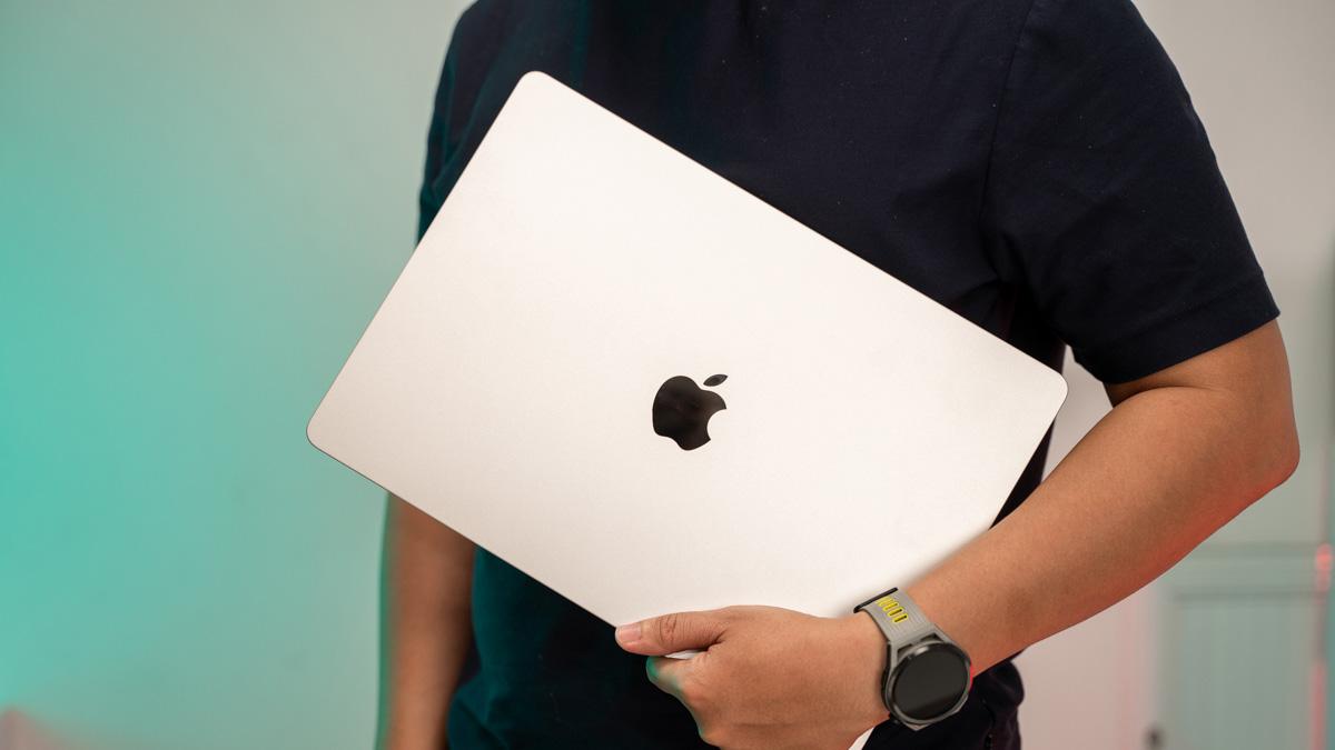 Apple nói rằng MacBook Air M3 là laptop tốt nhất cho AI, vậy nó làm được gì?