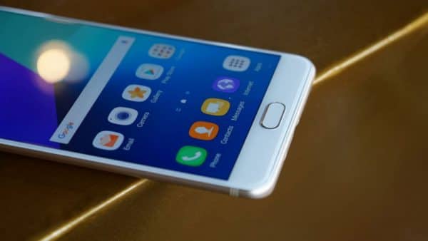 Sforum - Trang thông tin công nghệ mới nhất C9_04-1024x576-600x338 Galaxy C9 Pro đối đầu F3 Plus: Đại chiến cận cao cấp, "mãnh thú" liệu có chiến thắng? Sforum - Trang thông tin công nghệ mới nhất C9_04-1024x576-600x338 Galaxy C9 Pro đối đầu F3 Plus: Đại chiến cận cao cấp, "mãnh thú" liệu có chiến thắng?