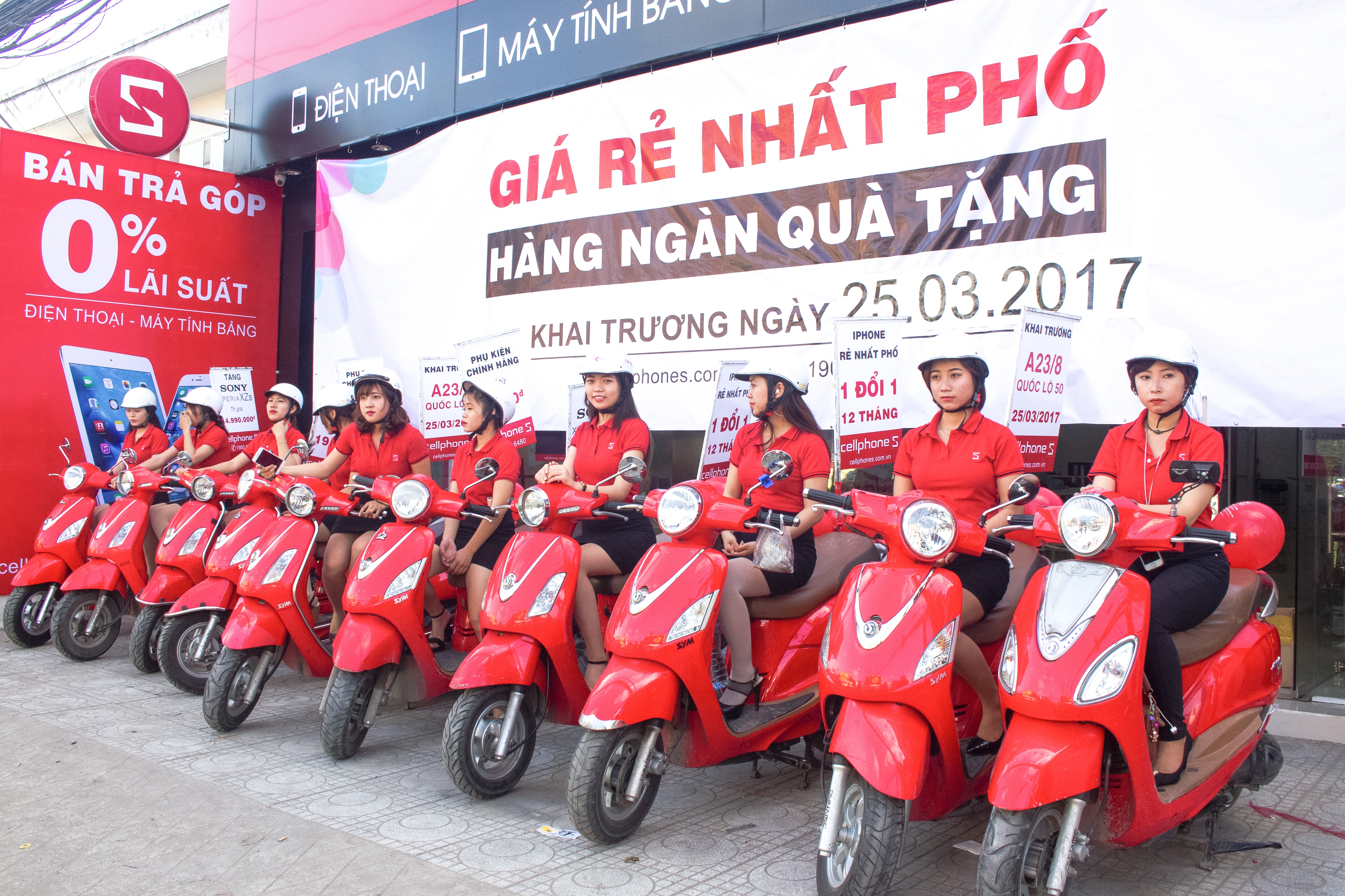 Sforum - Trang thông tin công nghệ mới nhất cellphones-a23-binh-chanh-2 Khai trương CellphoneS A23/8 Quốc lộ 50 Ấp 1A xã Bình Hưng, huyện Bình Chánh - Hồ Chí Minh Sforum - Trang thông tin công nghệ mới nhất cellphones-a23-binh-chanh-2 Khai trương CellphoneS A23/8 Quốc lộ 50 Ấp 1A xã Bình Hưng, huyện Bình Chánh - Hồ Chí Minh