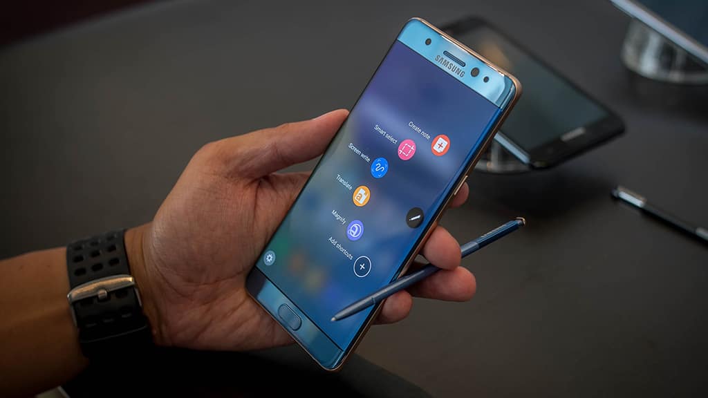 Sforum - Trang thông tin công nghệ mới nhất galaxy-note-7r-note-fe-1 Vì sao nói Galaxy Note FE là ngôi sao lạ của giới công nghệ năm nay Sforum - Trang thông tin công nghệ mới nhất galaxy-note-7r-note-fe-1 Vì sao nói Galaxy Note FE là ngôi sao lạ của giới công nghệ năm nay