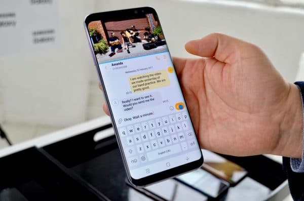 Sforum - Trang thông tin công nghệ mới nhất samsung-galaxy-s8-man-hinh-vo-cuc-6-600x397 Chúng ta làm được những gì với Màn hình Vô cực của Galaxy S8? Sforum - Trang thông tin công nghệ mới nhất samsung-galaxy-s8-man-hinh-vo-cuc-6-600x397 Chúng ta làm được những gì với Màn hình Vô cực của Galaxy S8?