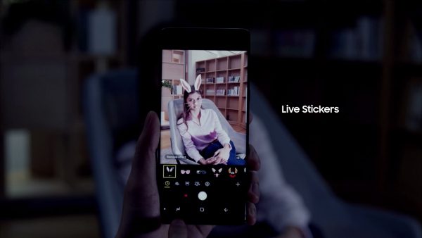 Sforum - Trang thông tin công nghệ mới nhất Live-Stickers-600x338 Camera kép của Galaxy Note 8 có thể làm được gì? Sforum - Trang thông tin công nghệ mới nhất Live-Stickers-600x338 Camera kép của Galaxy Note 8 có thể làm được gì?