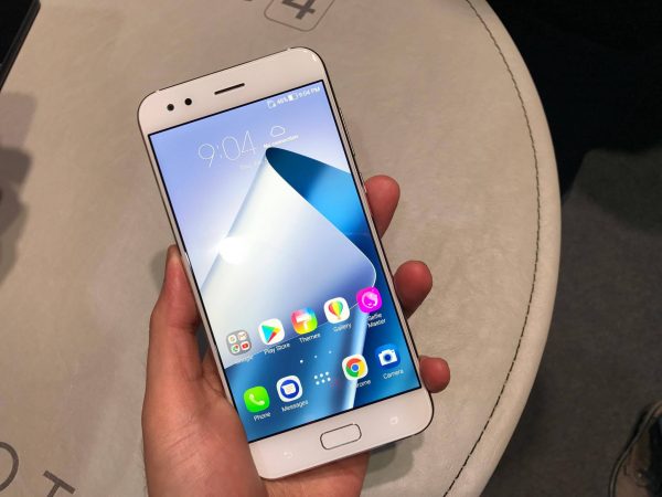 Sforum - Trang thông tin công nghệ mới nhất z42-600x450 Trên tay Zenfone 4 Pro và Zenfone 4: Bộ đôi smartphone cao cấp của Asus Sforum - Trang thông tin công nghệ mới nhất z42-600x450 Trên tay Zenfone 4 Pro và Zenfone 4: Bộ đôi smartphone cao cấp của Asus