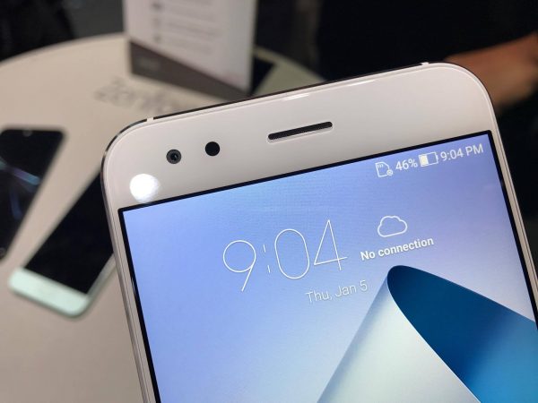 Sforum - Trang thông tin công nghệ mới nhất z44-600x450 Trên tay Zenfone 4 Pro và Zenfone 4: Bộ đôi smartphone cao cấp của Asus Sforum - Trang thông tin công nghệ mới nhất z44-600x450 Trên tay Zenfone 4 Pro và Zenfone 4: Bộ đôi smartphone cao cấp của Asus