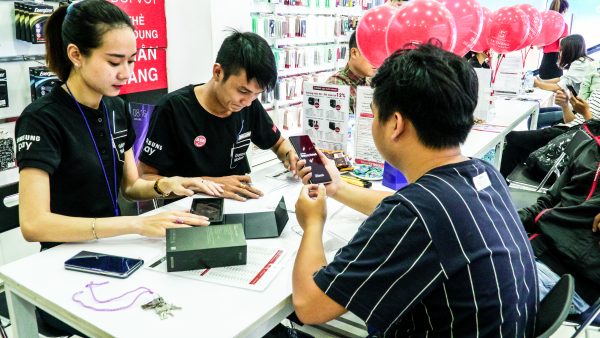 Sforum - Trang thông tin công nghệ mới nhất DSC00562-600x338 Galaxy Note 8 chính thức mở bán tại Việt Nam Sforum - Trang thông tin công nghệ mới nhất DSC00562-600x338 Galaxy Note 8 chính thức mở bán tại Việt Nam