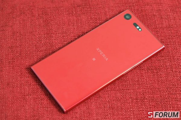 Sforum - Trang thông tin công nghệ mới nhất DSCF1422-600x400 Trên tay Xperia XZ Premium đỏ Rosso: Màu sắc độc đáo nhất, giá ngang bằng các màu còn lại Sforum - Trang thông tin công nghệ mới nhất DSCF1422-600x400 Trên tay Xperia XZ Premium đỏ Rosso: Màu sắc độc đáo nhất, giá ngang bằng các màu còn lại