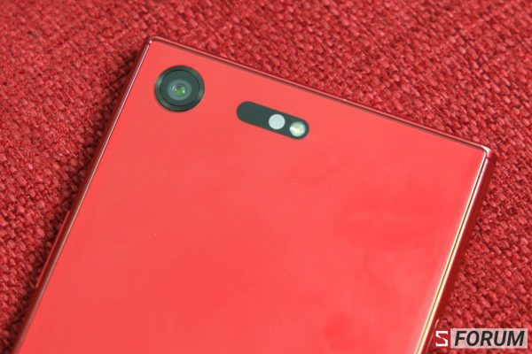 Sforum - Trang thông tin công nghệ mới nhất DSCF1423-600x400 Trên tay Xperia XZ Premium đỏ Rosso: Màu sắc độc đáo nhất, giá ngang bằng các màu còn lại Sforum - Trang thông tin công nghệ mới nhất DSCF1423-600x400 Trên tay Xperia XZ Premium đỏ Rosso: Màu sắc độc đáo nhất, giá ngang bằng các màu còn lại