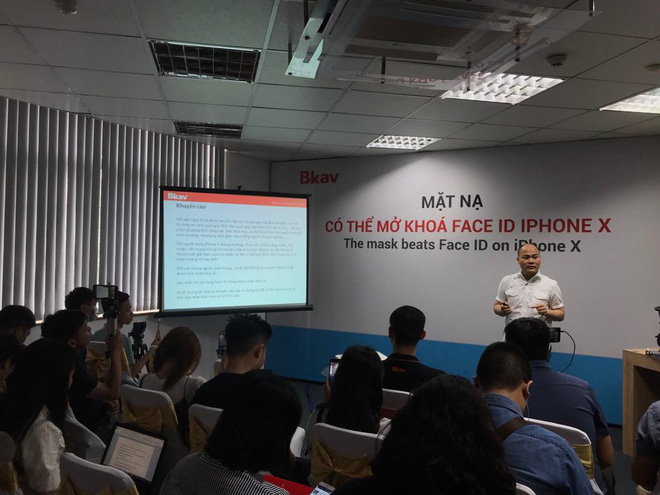 Sforum - Trang thông tin công nghệ mới nhất 2-1510716069011 Cùng xem BKAV vượt mặt thành công Face ID của Apple trực tiếp trên sân khấu Sforum - Trang thông tin công nghệ mới nhất 2-1510716069011 Cùng xem BKAV vượt mặt thành công Face ID của Apple trực tiếp trên sân khấu