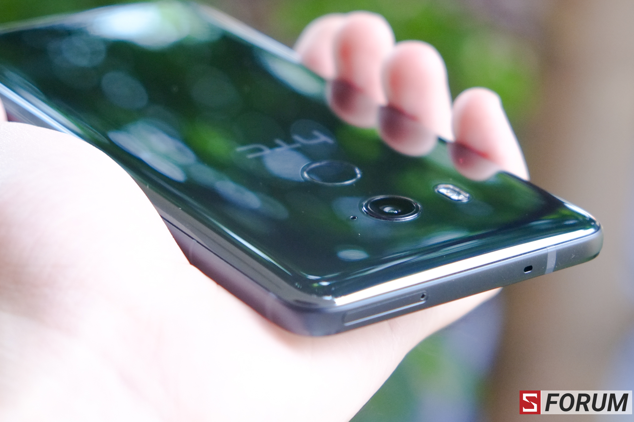 Sforum - Trang thông tin công nghệ mới nhất DSCF1594 Trên tay nhanh HTC U11 Plus: Thiết kế đẹp, camera tuyệt vời, nhưng mức giá phải suy nghĩ Sforum - Trang thông tin công nghệ mới nhất DSCF1594 Trên tay nhanh HTC U11 Plus: Thiết kế đẹp, camera tuyệt vời, nhưng mức giá phải suy nghĩ