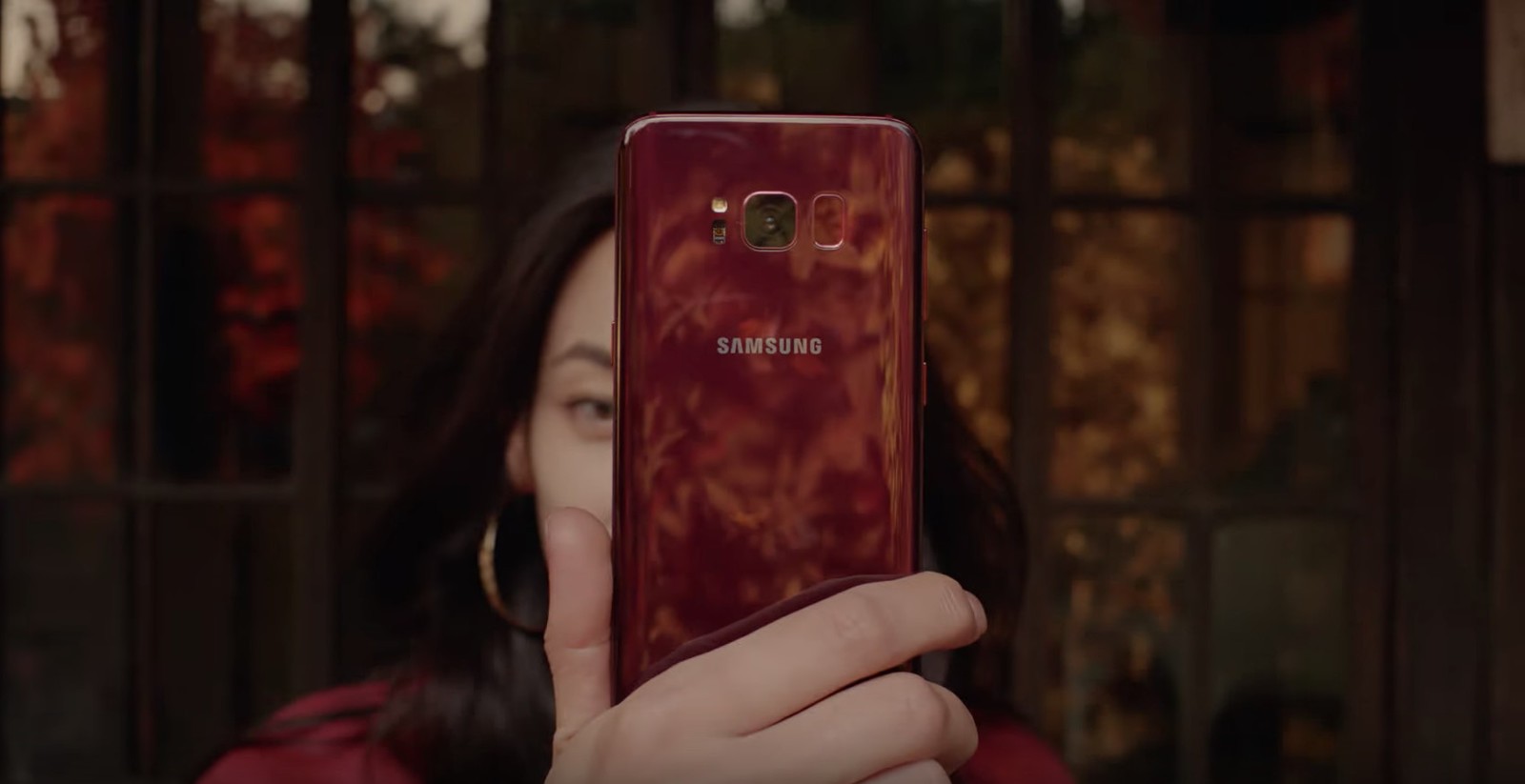 Sforum - Trang thông tin công nghệ mới nhất Samsung-Galaxy-S8-Burgundy-Red-2_0 Galaxy S8 đã có thêm màu Rượu Vang Đỏ (Burgundy Red) Sforum - Trang thông tin công nghệ mới nhất Samsung-Galaxy-S8-Burgundy-Red-2_0 Galaxy S8 đã có thêm màu Rượu Vang Đỏ (Burgundy Red)