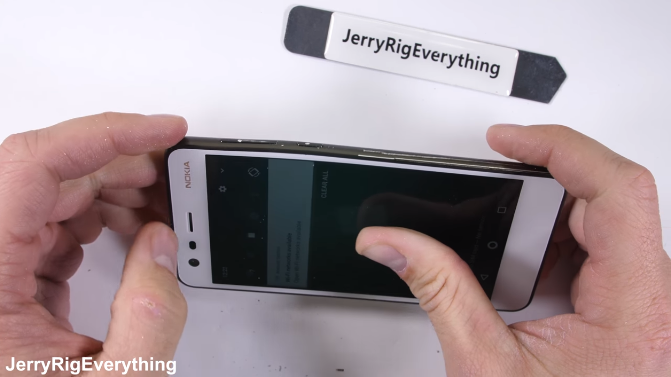 Sforum - Trang thông tin công nghệ mới nhất 1-6 Nokia 2 hoàn thành xuất sắc bài test độ bền của JerryRigEverything Sforum - Trang thông tin công nghệ mới nhất 1-6 Nokia 2 hoàn thành xuất sắc bài test độ bền của JerryRigEverything