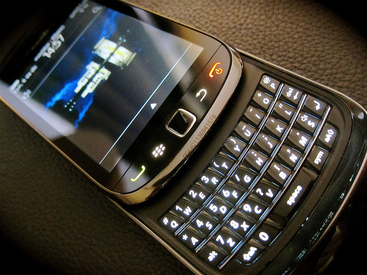 Sforum - Trang thông tin công nghệ mới nhất 1200px-BlackBerry_Torch Hôm nay là sinh nhật 25 tuổi của tin nhắn văn bản SMS Sforum - Trang thông tin công nghệ mới nhất 1200px-BlackBerry_Torch Hôm nay là sinh nhật 25 tuổi của tin nhắn văn bản SMS