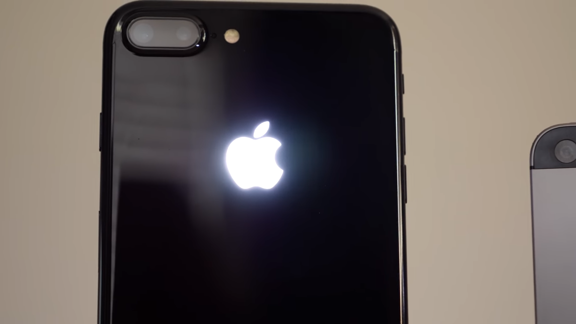 Sforum - Trang thông tin công nghệ mới nhất Screenshot-127 Đây là iPhone X độ táo sáng đầu tiên trên thế giới, được làm bởi người Việt Sforum - Trang thông tin công nghệ mới nhất Screenshot-127 Đây là iPhone X độ táo sáng đầu tiên trên thế giới, được làm bởi người Việt