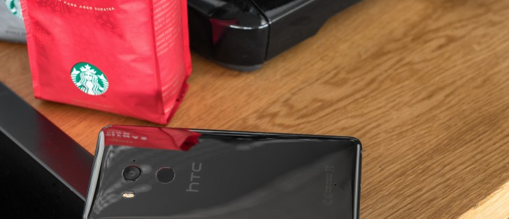 Cả HTC và Motorola cũng đã lên tiếng cam kết sẽ không làm chậm các thiết bị của hãng