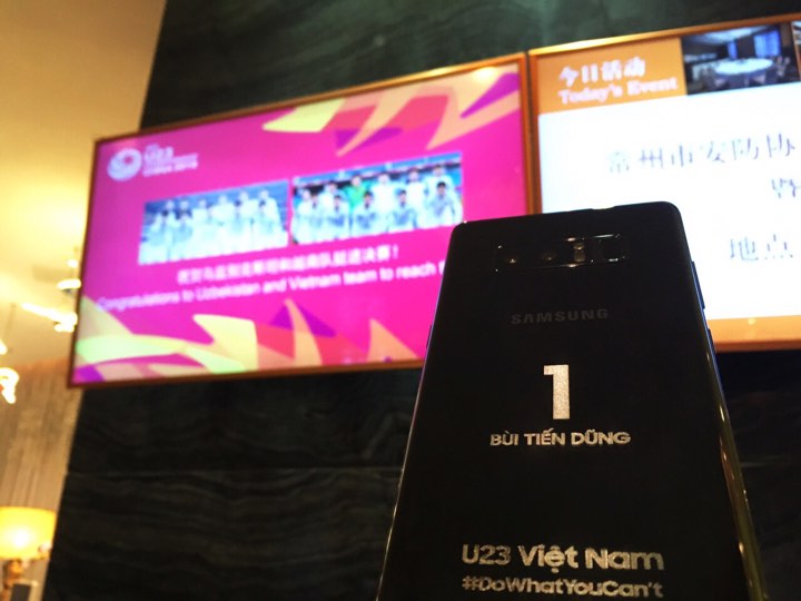 Sforum - Trang thông tin công nghệ mới nhất 27294147_1540385329415342_1423204775_n Samsung tặng Galaxy Note8 bản đặc biệt cho thành viên tuyển U23 Việt Nam Sforum - Trang thông tin công nghệ mới nhất 27294147_1540385329415342_1423204775_n Samsung tặng Galaxy Note8 bản đặc biệt cho thành viên tuyển U23 Việt Nam