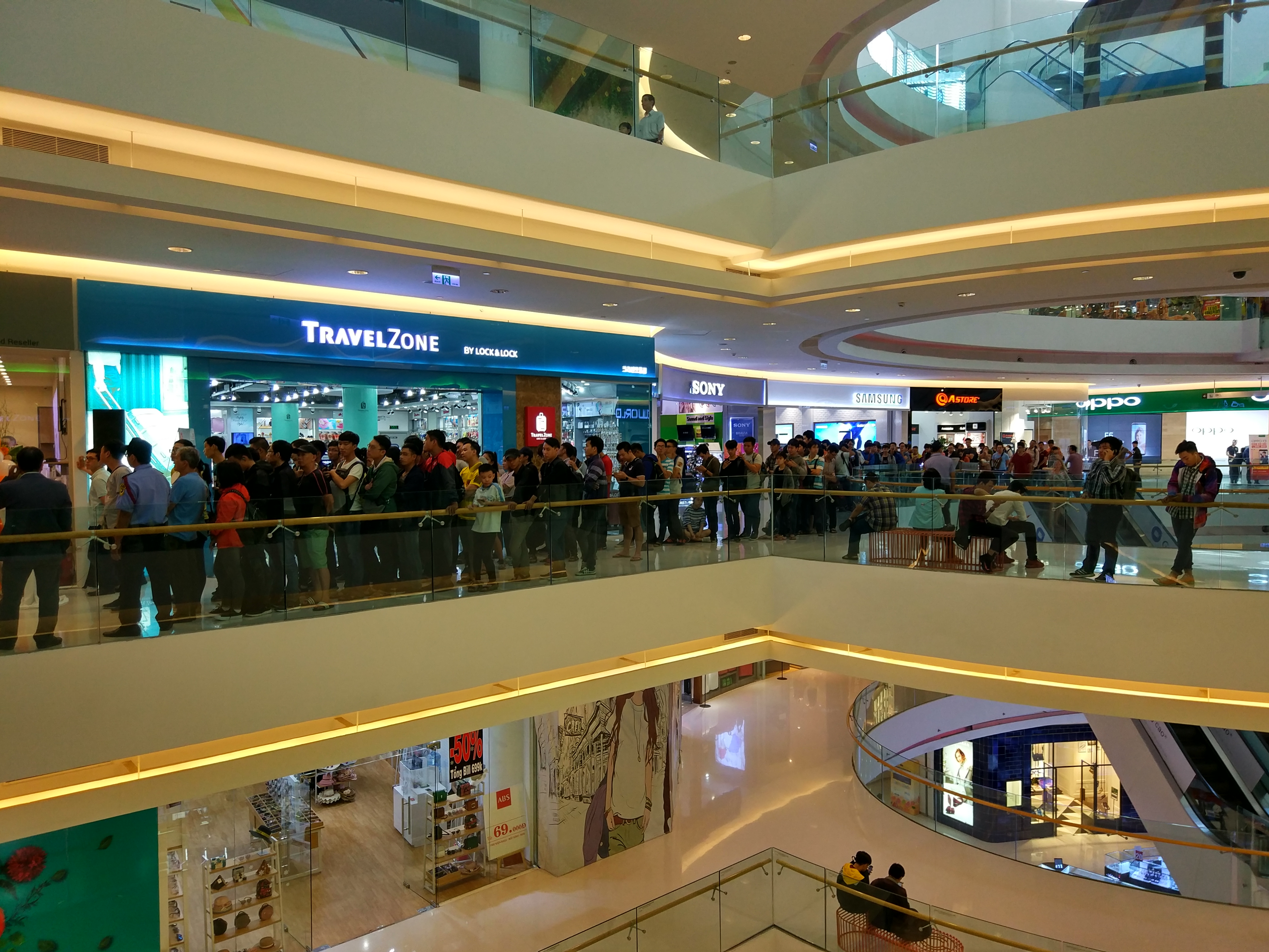 Sforum - Trang thông tin công nghệ mới nhất IMG_20180106_111423_HDR Xiaomi khai trương cửa hàng đầu tiên tại Việt Nam Sforum - Trang thông tin công nghệ mới nhất IMG_20180106_111423_HDR Xiaomi khai trương cửa hàng đầu tiên tại Việt Nam