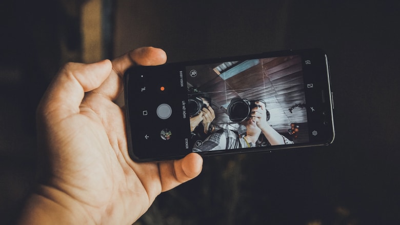 Sforum - Trang thông tin công nghệ mới nhất camera-samsung-galaxy-a8-2018-didongviet Vì sao camera trên Galaxy A 2018 là camera selfie kép xóa phông tốt nhất hiện nay? Sforum - Trang thông tin công nghệ mới nhất camera-samsung-galaxy-a8-2018-didongviet Vì sao camera trên Galaxy A 2018 là camera selfie kép xóa phông tốt nhất hiện nay?