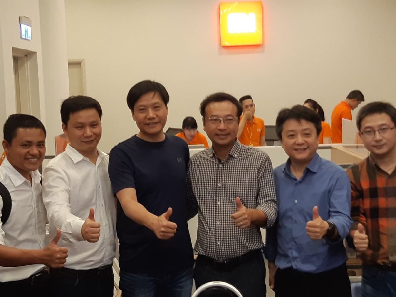 Sforum - Trang thông tin công nghệ mới nhất f9a9490c-4137-42a0-81b5-0fd6db6c7094 "Steve Jobs của Trung Quốc" vừa sang Việt Nam đã ghé thăm CellphoneS Sforum - Trang thông tin công nghệ mới nhất f9a9490c-4137-42a0-81b5-0fd6db6c7094 "Steve Jobs của Trung Quốc" vừa sang Việt Nam đã ghé thăm CellphoneS