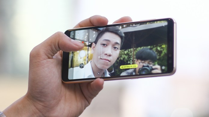 Sforum - Trang thông tin công nghệ mới nhất img_9809_1280x720 Vì sao camera trên Galaxy A 2018 là camera selfie kép xóa phông tốt nhất hiện nay? Sforum - Trang thông tin công nghệ mới nhất img_9809_1280x720 Vì sao camera trên Galaxy A 2018 là camera selfie kép xóa phông tốt nhất hiện nay?