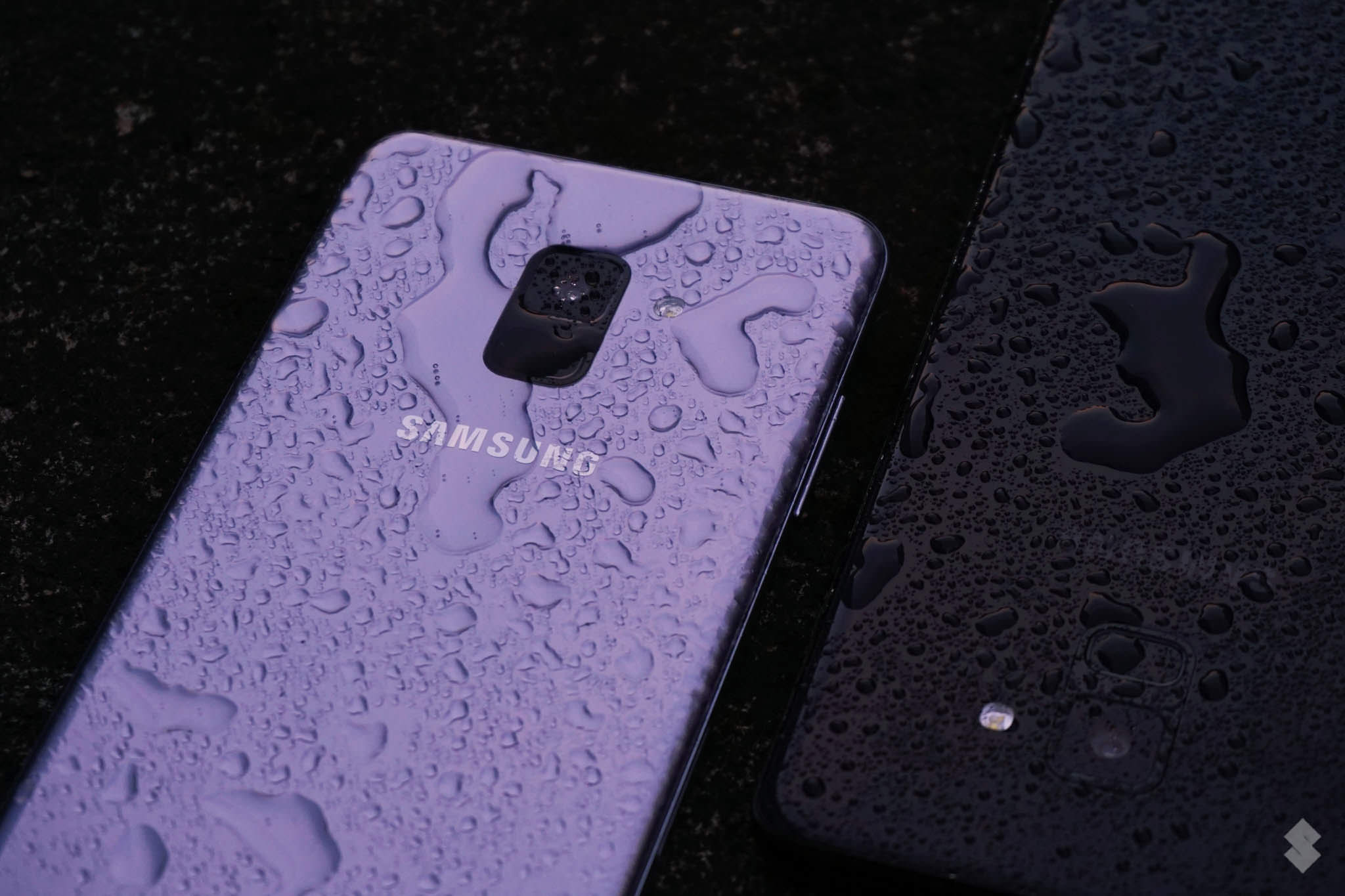 Sforum - Trang thông tin công nghệ mới nhất HTtuKJH Bắt kịp xu hướng màu tím với Galaxy A8 tím bạc vừa huyền bí lại rất quyến rũ Sforum - Trang thông tin công nghệ mới nhất HTtuKJH Bắt kịp xu hướng màu tím với Galaxy A8 tím bạc vừa huyền bí lại rất quyến rũ