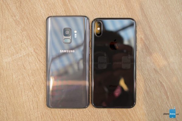 Sforum - Trang thông tin công nghệ mới nhất Samsung-Galaxy-S9-vs-Apple-iPhone-X-first-look-6-600x400 So găng Galaxy S9 và iPhone X: Đâu là chiếc máy tốt hơn? Sforum - Trang thông tin công nghệ mới nhất Samsung-Galaxy-S9-vs-Apple-iPhone-X-first-look-6-600x400 So găng Galaxy S9 và iPhone X: Đâu là chiếc máy tốt hơn?