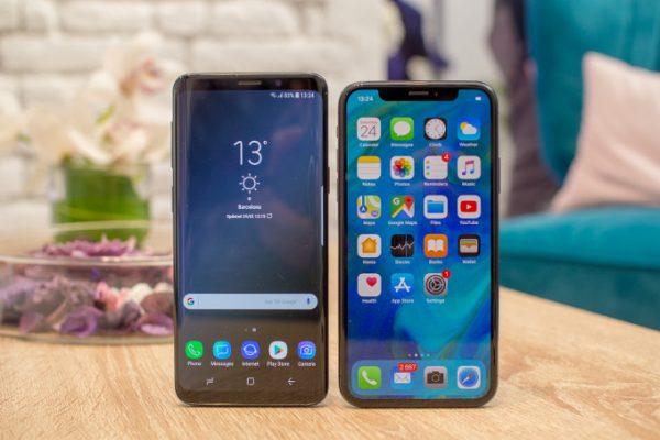 Sforum - Trang thông tin công nghệ mới nhất Samsung-Galaxy-S9-vs-Apple-iPhone-X-first-look-600x400 So găng Galaxy S9 và iPhone X: Đâu là chiếc máy tốt hơn? Sforum - Trang thông tin công nghệ mới nhất Samsung-Galaxy-S9-vs-Apple-iPhone-X-first-look-600x400 So găng Galaxy S9 và iPhone X: Đâu là chiếc máy tốt hơn?