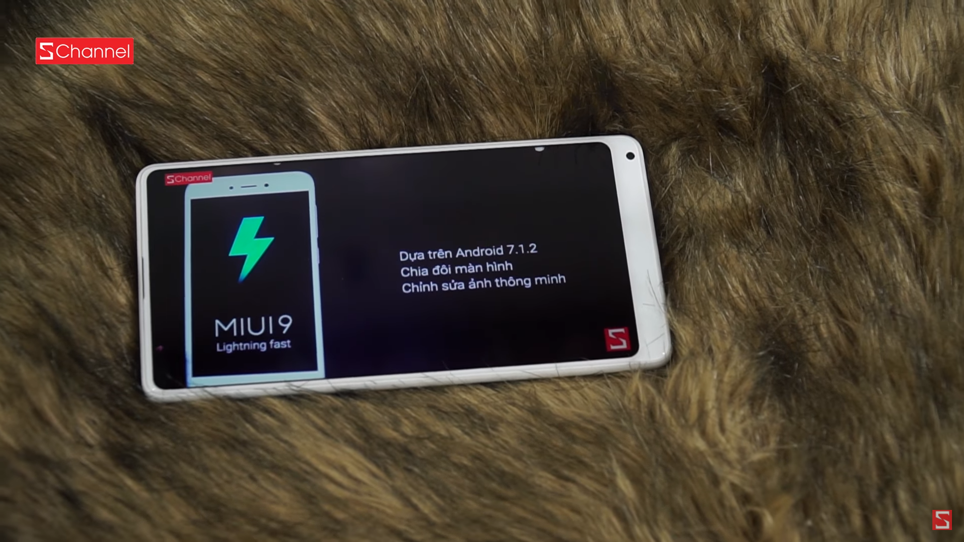 Mi Mix 2 phiên bản gốm trắng với RAM 8GB cùng 128GB bộ nhớ lưu trữ