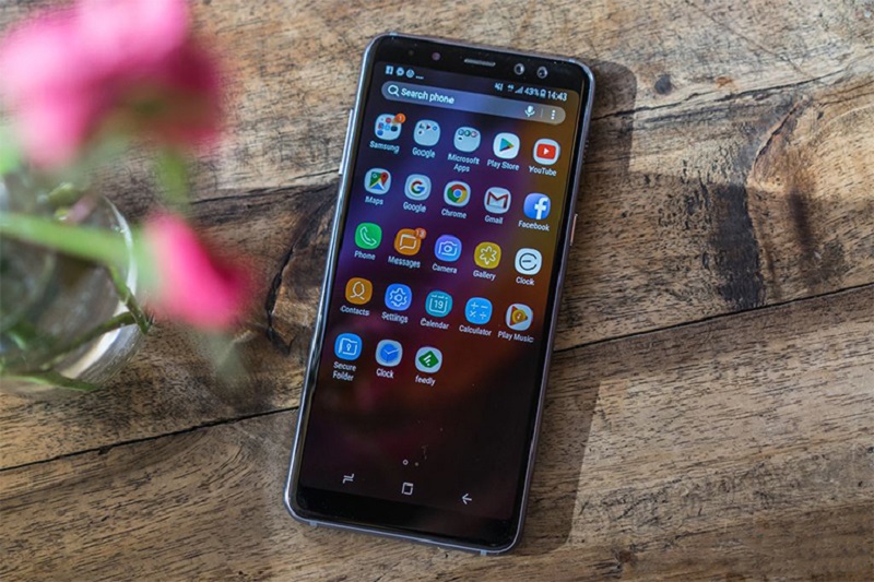 Sforum - Trang thông tin công nghệ mới nhất tren-tay-galaxy-a8-viettablet-9 Bắt kịp xu hướng màu tím với Galaxy A8 tím bạc vừa huyền bí lại rất quyến rũ Sforum - Trang thông tin công nghệ mới nhất tren-tay-galaxy-a8-viettablet-9 Bắt kịp xu hướng màu tím với Galaxy A8 tím bạc vừa huyền bí lại rất quyến rũ
