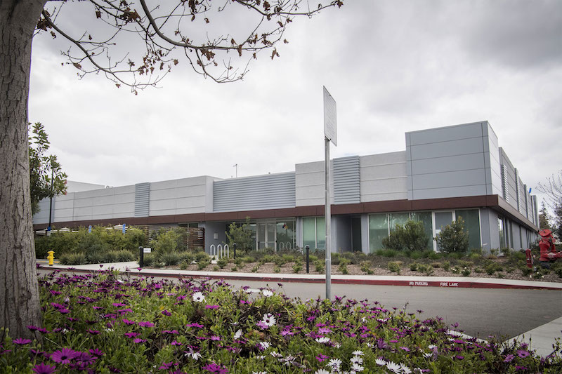 Sforum - Trang thông tin công nghệ mới nhất apple_microled_facility Apple bí mật phát triển màn hình MicroLED cho các thiết bị tương lai Sforum - Trang thông tin công nghệ mới nhất apple_microled_facility Apple bí mật phát triển màn hình MicroLED cho các thiết bị tương lai