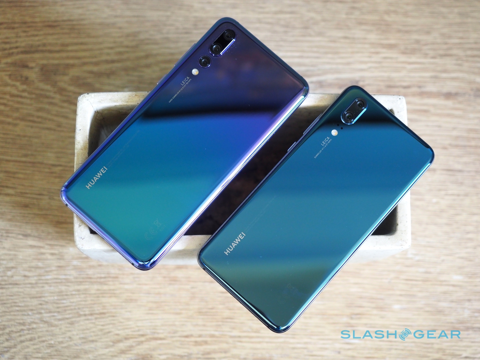 Sforum - Trang thông tin công nghệ mới nhất huawei-p20-and-p20-pro-hands-on-39 Huawei P20 và P20 Pro chính thức trình làng: thiết kế tai thỏ, camera 3 ống kính, giá từ 19 triệu đồng Sforum - Trang thông tin công nghệ mới nhất huawei-p20-and-p20-pro-hands-on-39 Huawei P20 và P20 Pro chính thức trình làng: thiết kế tai thỏ, camera 3 ống kính, giá từ 19 triệu đồng