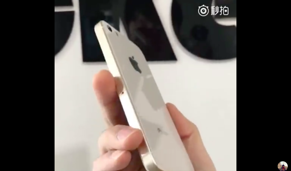 Sforum - Trang thông tin công nghệ mới nhất iphone-se-6 Lộ hình ảnh iPhone SE 2 với mặt lưng kính, vẫn có jack cắm tai nghe Sforum - Trang thông tin công nghệ mới nhất iphone-se-6 Lộ hình ảnh iPhone SE 2 với mặt lưng kính, vẫn có jack cắm tai nghe