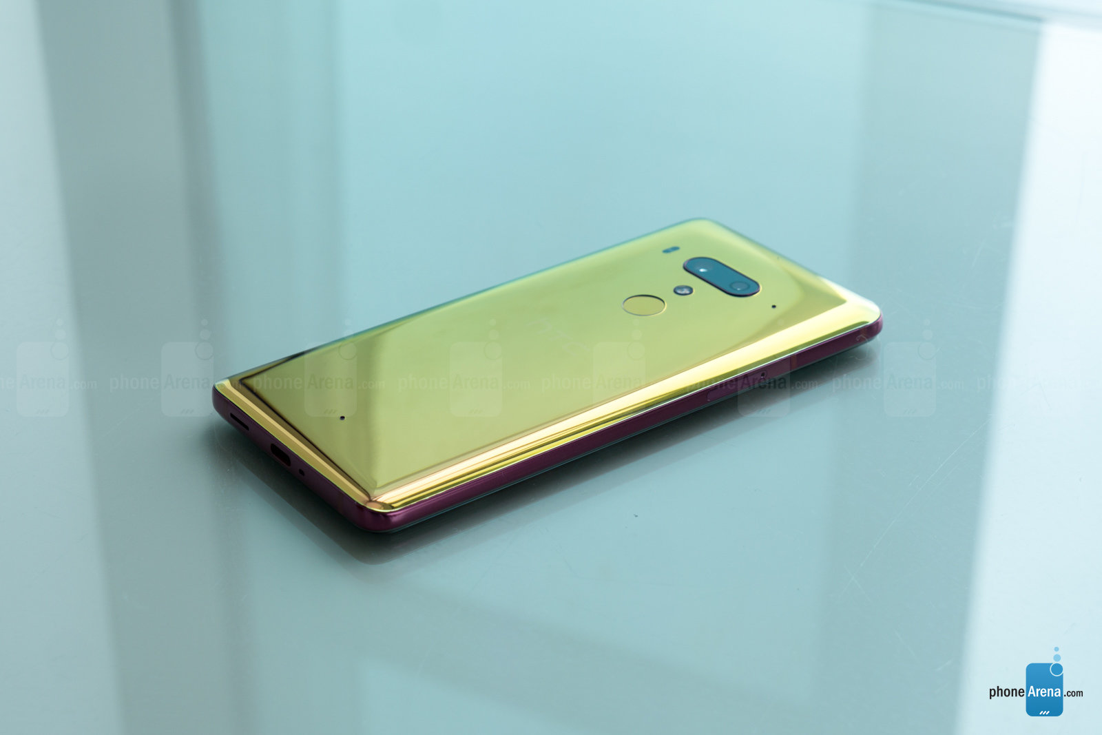 Đây có lẽ là phiên bản màu sắc đẹp nhất mà HTC từng làm ra