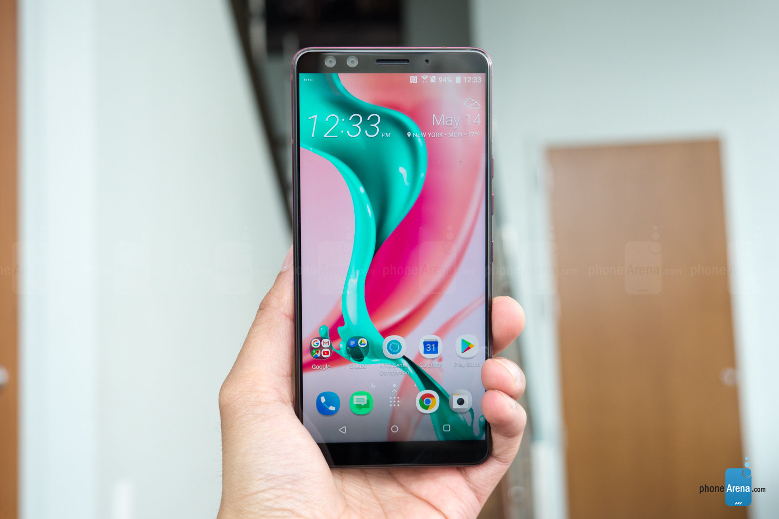 Màn hình của HTC U12+ là một màn hình Super LCD với kích thước 6 inch cùng tỷ lệ 18:9 và độ phân giải QHD+