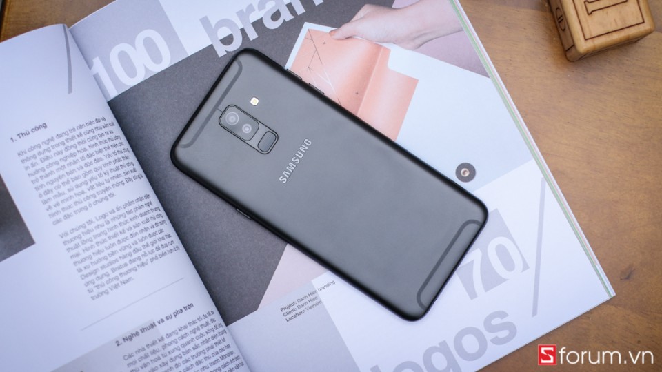 Galaxy A6+ có thiết kế khá giống với chiếc J7 Pro