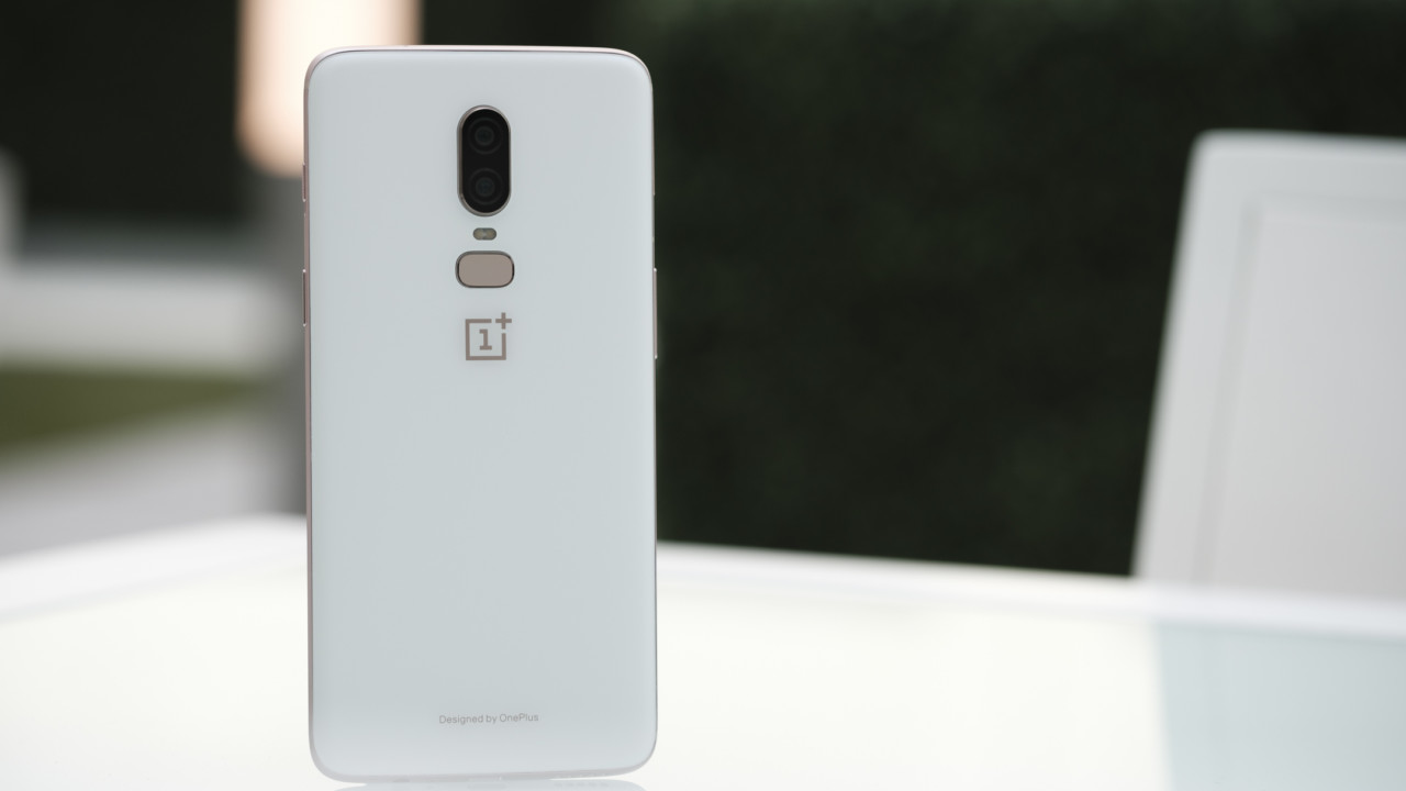 Sforum - Trang thông tin công nghệ mới nhất OnePlus-6-12-of-51-1280x720 Trên tay OnePlus 6: Thiết kế mặt kính sang trọng, màn hình "tai thỏ", cấu hình khủng, giá từ 12 triệu Sforum - Trang thông tin công nghệ mới nhất OnePlus-6-12-of-51-1280x720 Trên tay OnePlus 6: Thiết kế mặt kính sang trọng, màn hình "tai thỏ", cấu hình khủng, giá từ 12 triệu