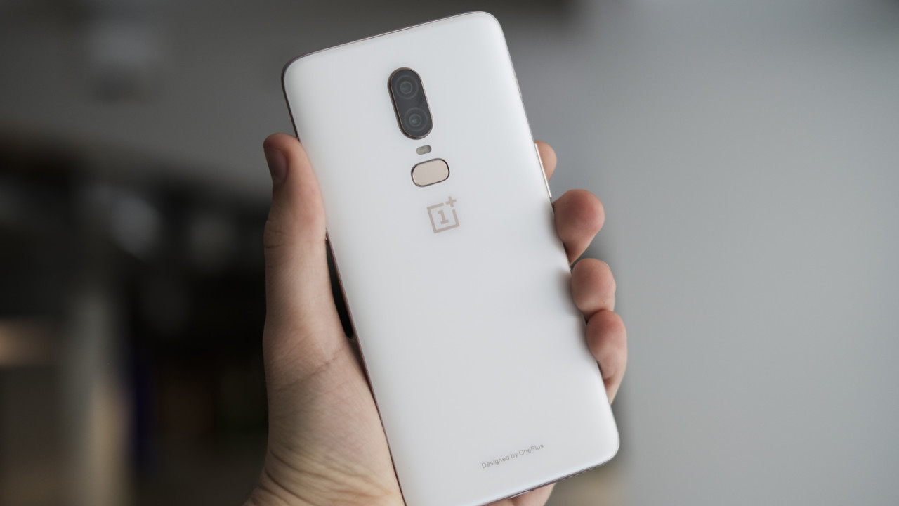 Sforum - Trang thông tin công nghệ mới nhất OnePlus-6-34-of-51-1280x720 Trên tay OnePlus 6: Thiết kế mặt kính sang trọng, màn hình "tai thỏ", cấu hình khủng, giá từ 12 triệu Sforum - Trang thông tin công nghệ mới nhất OnePlus-6-34-of-51-1280x720 Trên tay OnePlus 6: Thiết kế mặt kính sang trọng, màn hình "tai thỏ", cấu hình khủng, giá từ 12 triệu