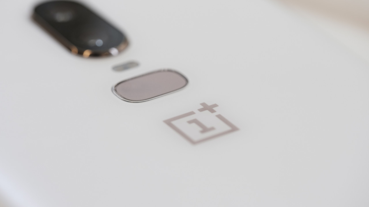 Sforum - Trang thông tin công nghệ mới nhất OnePlus-6-5-of-51-1280x720 Trên tay OnePlus 6: Thiết kế mặt kính sang trọng, màn hình "tai thỏ", cấu hình khủng, giá từ 12 triệu Sforum - Trang thông tin công nghệ mới nhất OnePlus-6-5-of-51-1280x720 Trên tay OnePlus 6: Thiết kế mặt kính sang trọng, màn hình "tai thỏ", cấu hình khủng, giá từ 12 triệu