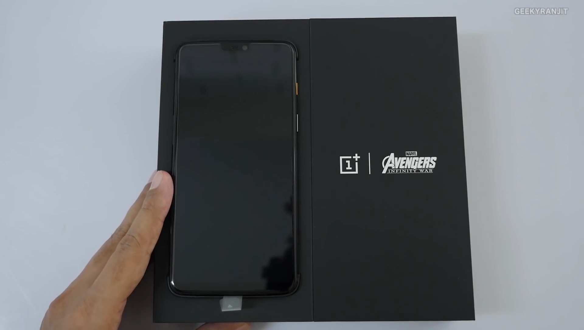 Sforum - Trang thông tin công nghệ mới nhất Sforum-OnePlus-6-Avengers_00543 Mở hộp OnePlus 6 phiên bản đặc biệt Avengers Infinity War, giá 15.07 triệu đồng Sforum - Trang thông tin công nghệ mới nhất Sforum-OnePlus-6-Avengers_00543 Mở hộp OnePlus 6 phiên bản đặc biệt Avengers Infinity War, giá 15.07 triệu đồng