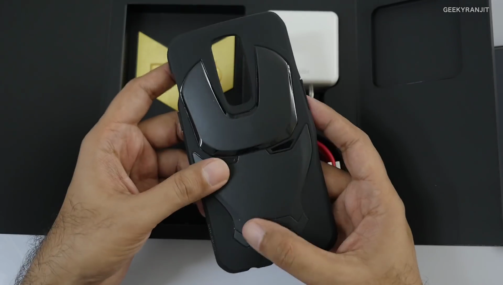 Sforum - Trang thông tin công nghệ mới nhất Sforum-OnePlus-6-Avengers_01015 Mở hộp OnePlus 6 phiên bản đặc biệt Avengers Infinity War, giá 15.07 triệu đồng Sforum - Trang thông tin công nghệ mới nhất Sforum-OnePlus-6-Avengers_01015 Mở hộp OnePlus 6 phiên bản đặc biệt Avengers Infinity War, giá 15.07 triệu đồng