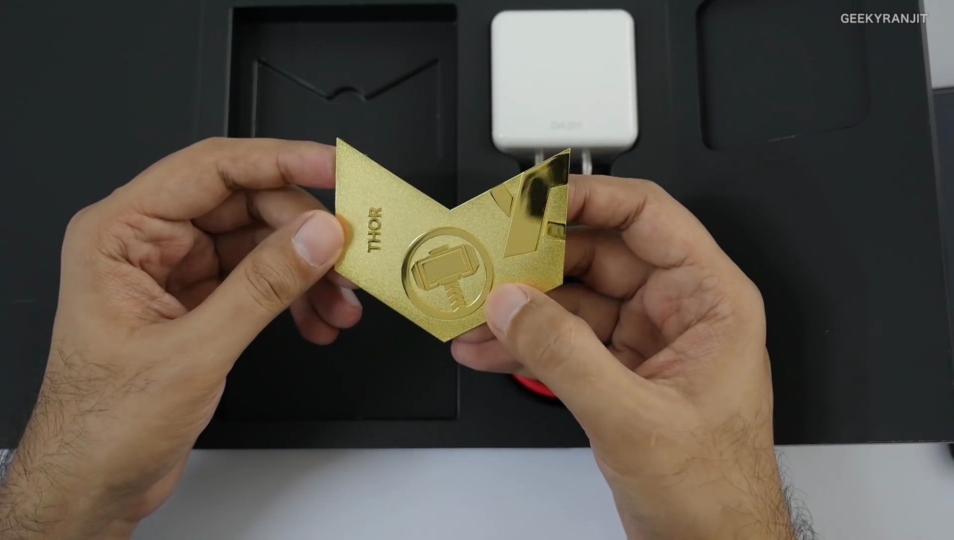 Sforum - Trang thông tin công nghệ mới nhất Sforum-OnePlus-6-Avengers_01091 Mở hộp OnePlus 6 phiên bản đặc biệt Avengers Infinity War, giá 15.07 triệu đồng Sforum - Trang thông tin công nghệ mới nhất Sforum-OnePlus-6-Avengers_01091 Mở hộp OnePlus 6 phiên bản đặc biệt Avengers Infinity War, giá 15.07 triệu đồng