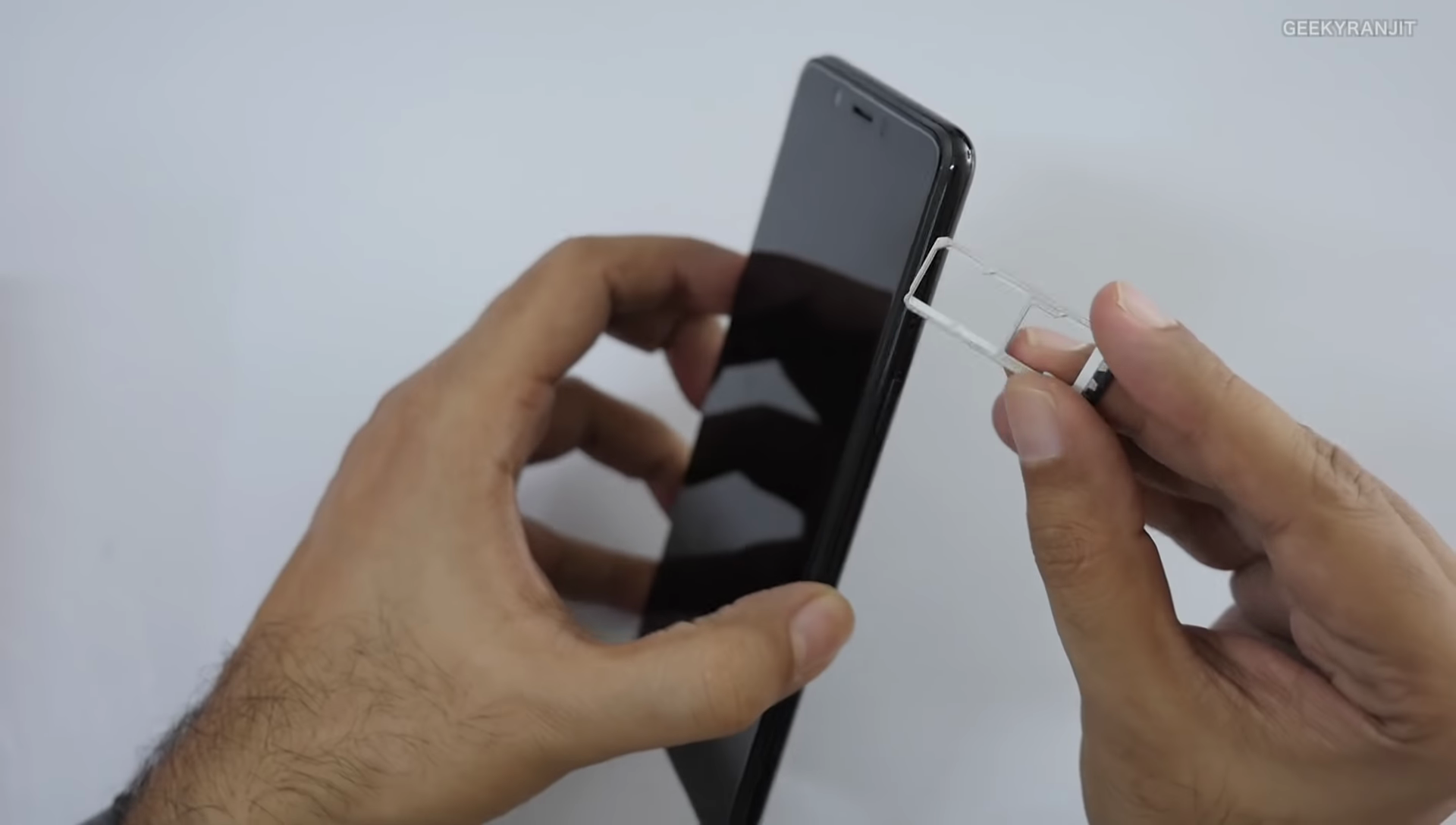 Sforum - Trang thông tin công nghệ mới nhất Sforum_OPPO-Realme-1_4 Mở hộp OPPO Realme 1: Helio P60, màn hình 18:9, camera AI, giá từ 3 triệu đồng Sforum - Trang thông tin công nghệ mới nhất Sforum_OPPO-Realme-1_4 Mở hộp OPPO Realme 1: Helio P60, màn hình 18:9, camera AI, giá từ 3 triệu đồng