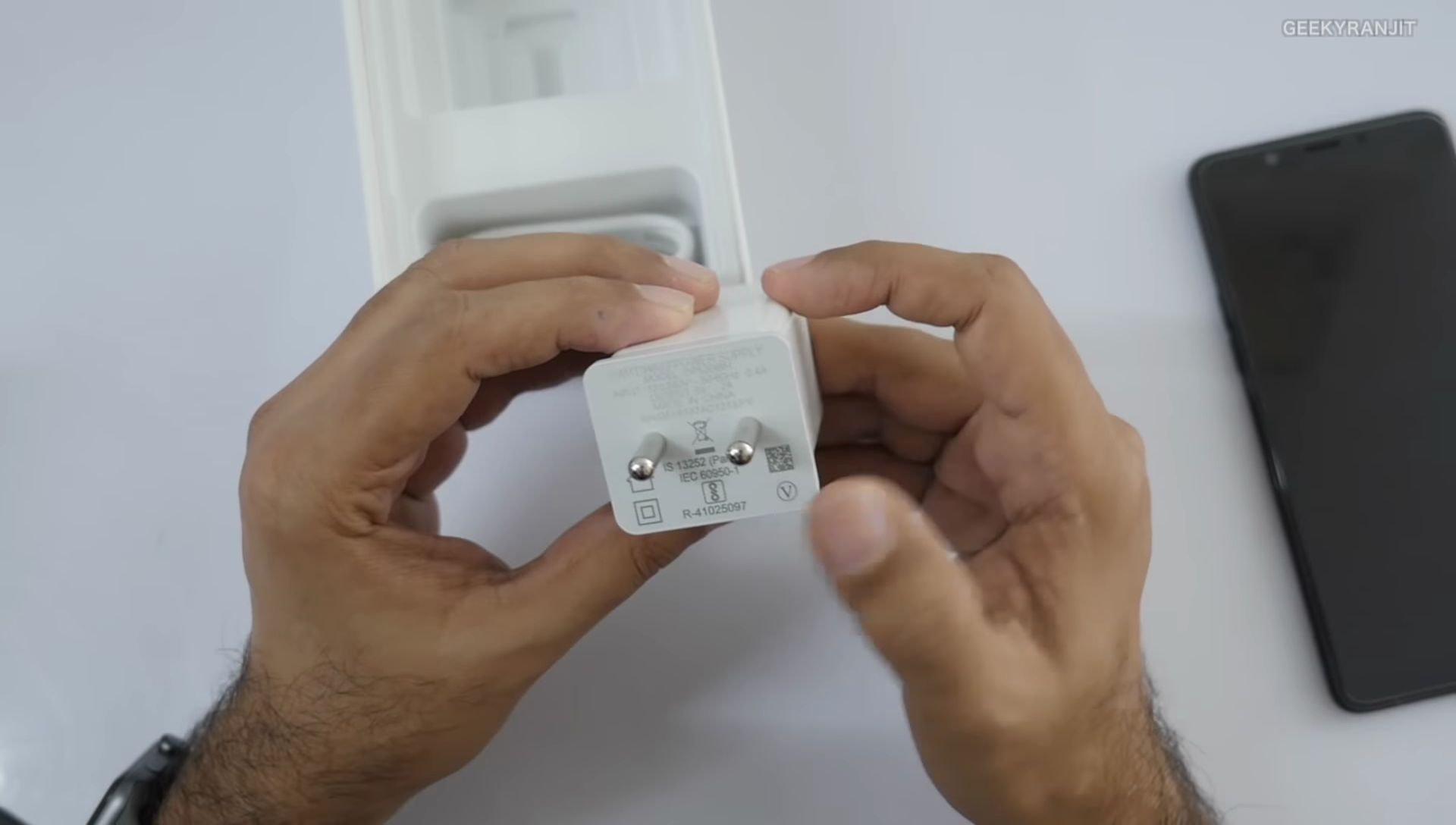 Sforum - Trang thông tin công nghệ mới nhất Sforum_OPPO-Realme-1_5 Mở hộp OPPO Realme 1: Helio P60, màn hình 18:9, camera AI, giá từ 3 triệu đồng Sforum - Trang thông tin công nghệ mới nhất Sforum_OPPO-Realme-1_5 Mở hộp OPPO Realme 1: Helio P60, màn hình 18:9, camera AI, giá từ 3 triệu đồng