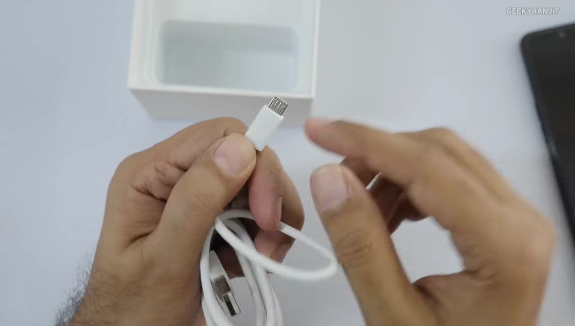Sforum - Trang thông tin công nghệ mới nhất Sforum_OPPO-Realme-1_6 Mở hộp OPPO Realme 1: Helio P60, màn hình 18:9, camera AI, giá từ 3 triệu đồng Sforum - Trang thông tin công nghệ mới nhất Sforum_OPPO-Realme-1_6 Mở hộp OPPO Realme 1: Helio P60, màn hình 18:9, camera AI, giá từ 3 triệu đồng
