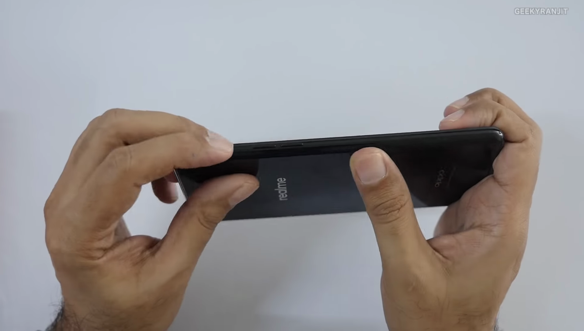 Sforum - Trang thông tin công nghệ mới nhất Sforum_OPPO-Realme-1_7 Mở hộp OPPO Realme 1: Helio P60, màn hình 18:9, camera AI, giá từ 3 triệu đồng Sforum - Trang thông tin công nghệ mới nhất Sforum_OPPO-Realme-1_7 Mở hộp OPPO Realme 1: Helio P60, màn hình 18:9, camera AI, giá từ 3 triệu đồng